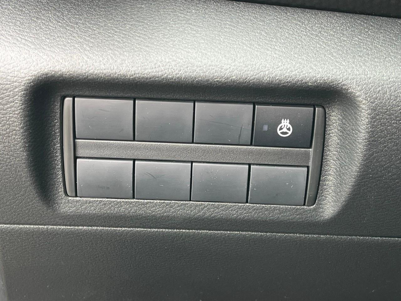2024 Nissan Kicks SV FWD Photo