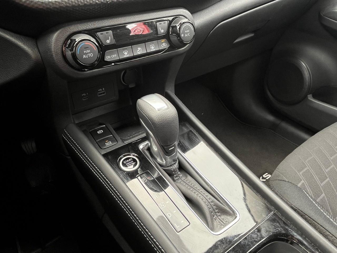 2024 Nissan Kicks SV FWD Photo