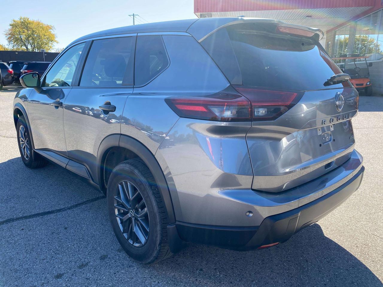 2024 Nissan Rogue S, CLEAN CARFAX, REMOTE START, BACK UP CAMERA! Photo