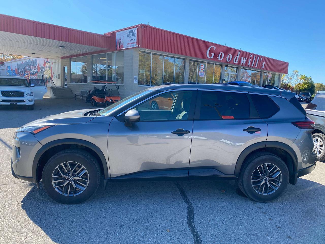 2024 Nissan Rogue S, CLEAN CARFAX, REMOTE START, BACK UP CAMERA! Photo