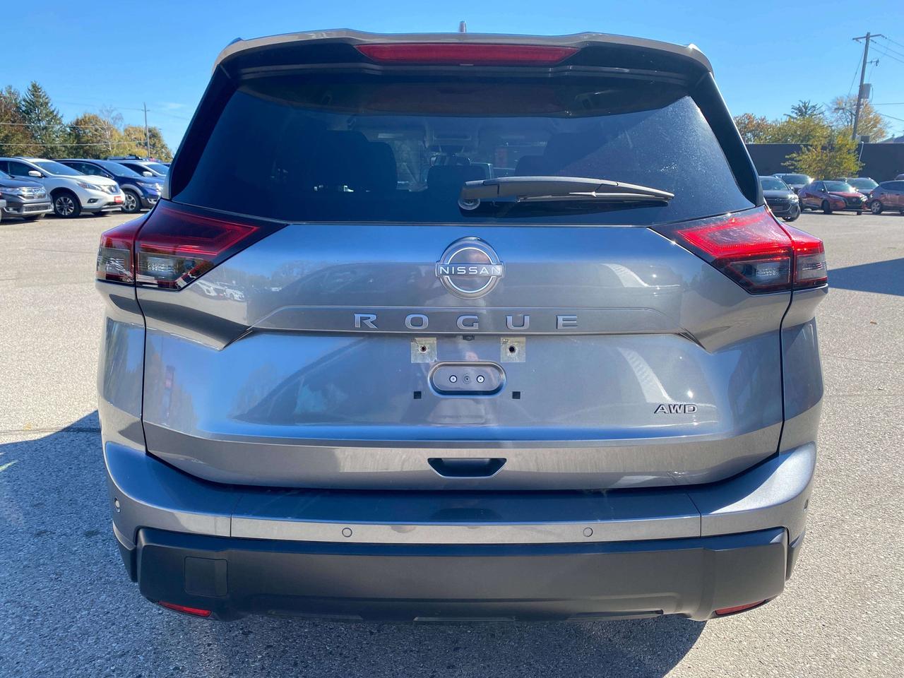 2024 Nissan Rogue S, CLEAN CARFAX, REMOTE START, BACK UP CAMERA! Photo