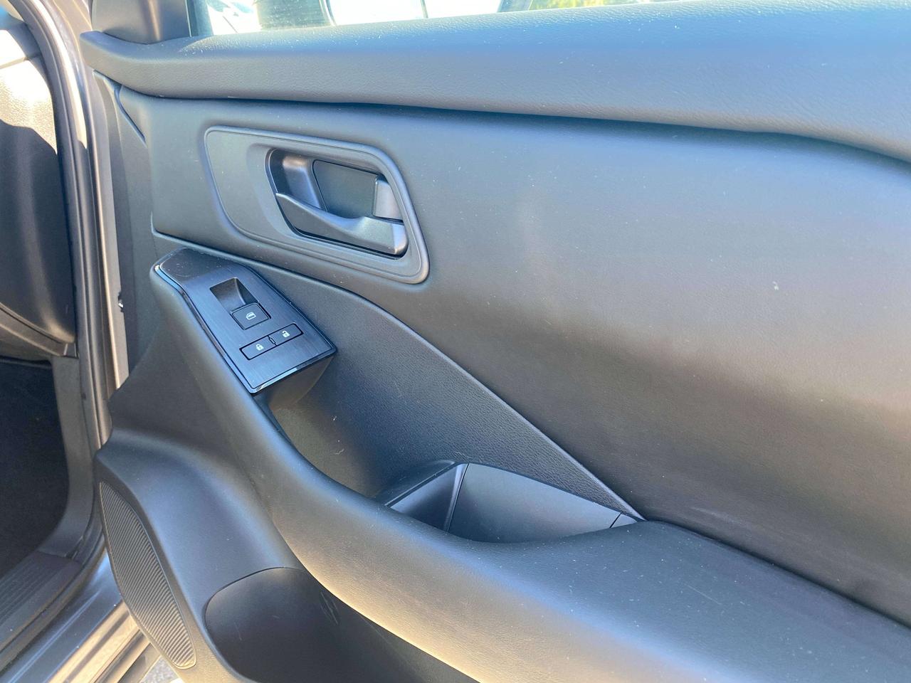 2024 Nissan Rogue S, CLEAN CARFAX, REMOTE START, BACK UP CAMERA! Photo