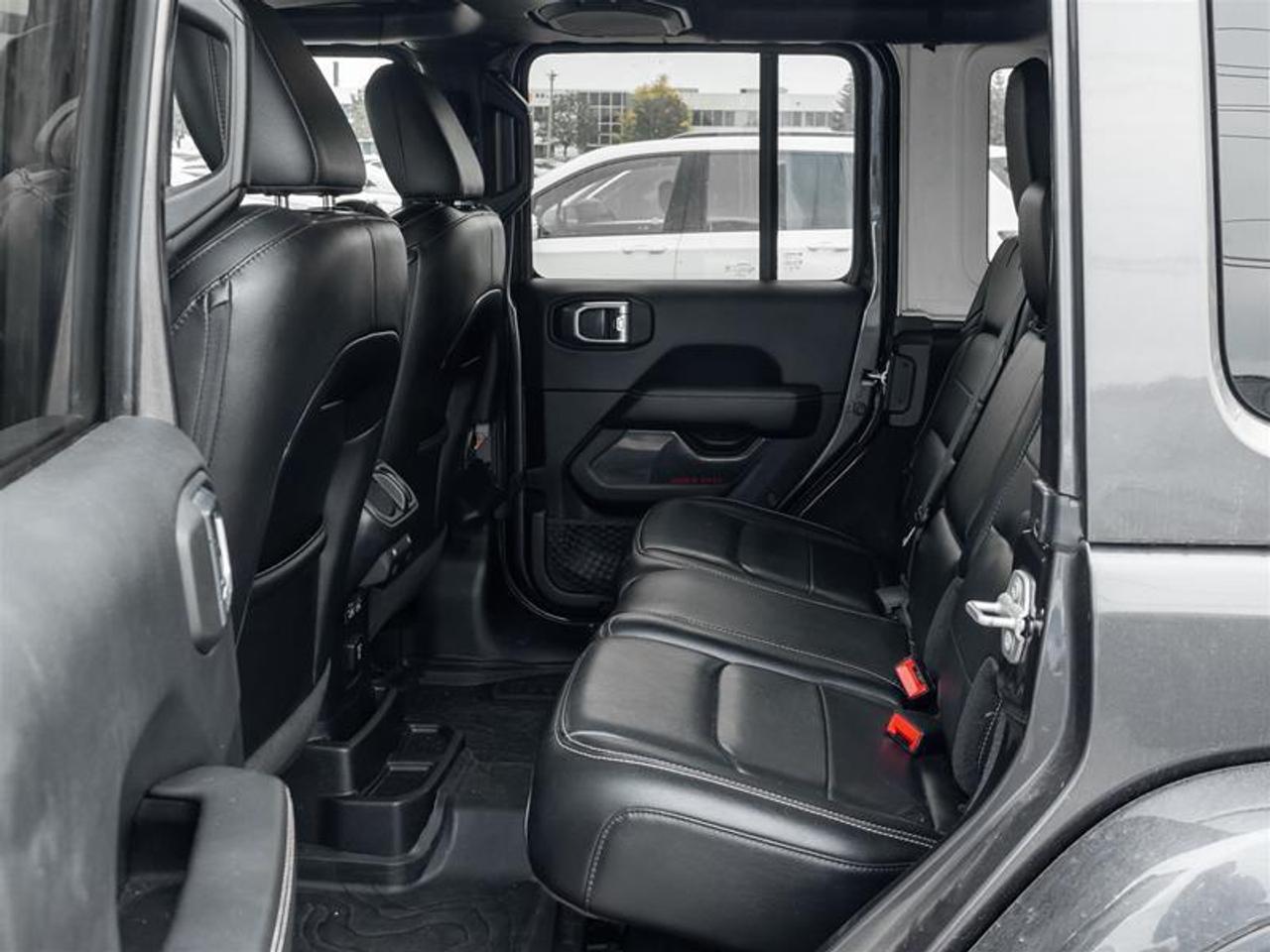 2021 Jeep WRANGLER UNLIMITED Sahara 4dr 4x4 Photo
