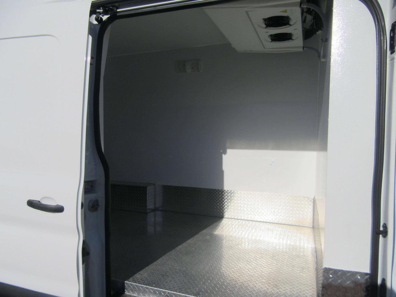 2024 Ford Transit T-250 HIGH ROOF ALL WHEEL DRIVE REEFER & STANDBY Photo2
