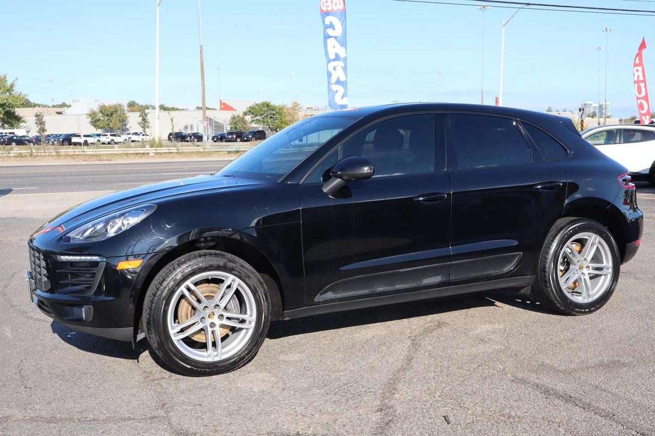 2018 Porsche Macan AWD   No Accident   Clean Carfax   Bose Photo2