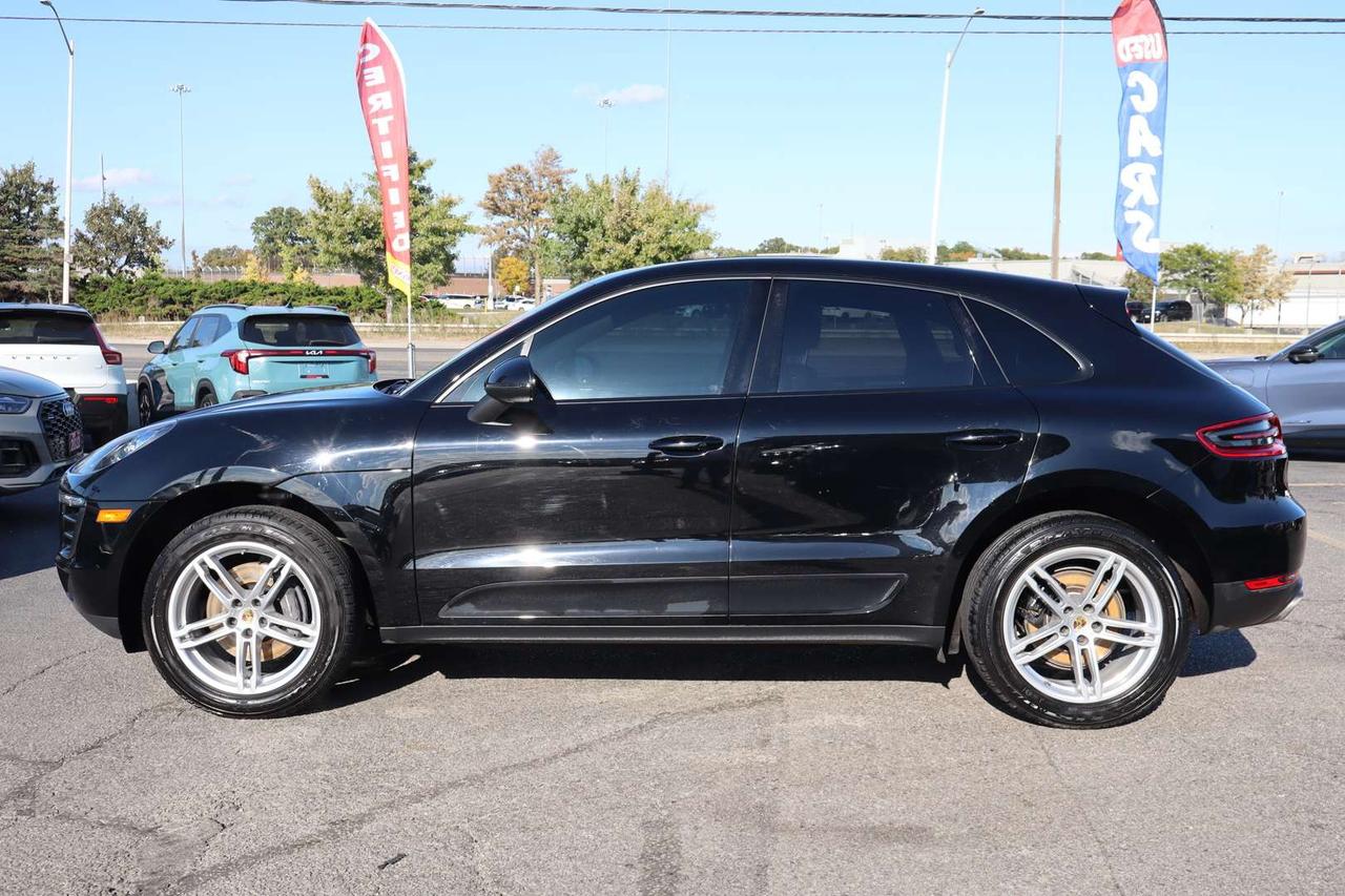 2018 Porsche Macan AWD   No Accident   Clean Carfax   Bose Photo