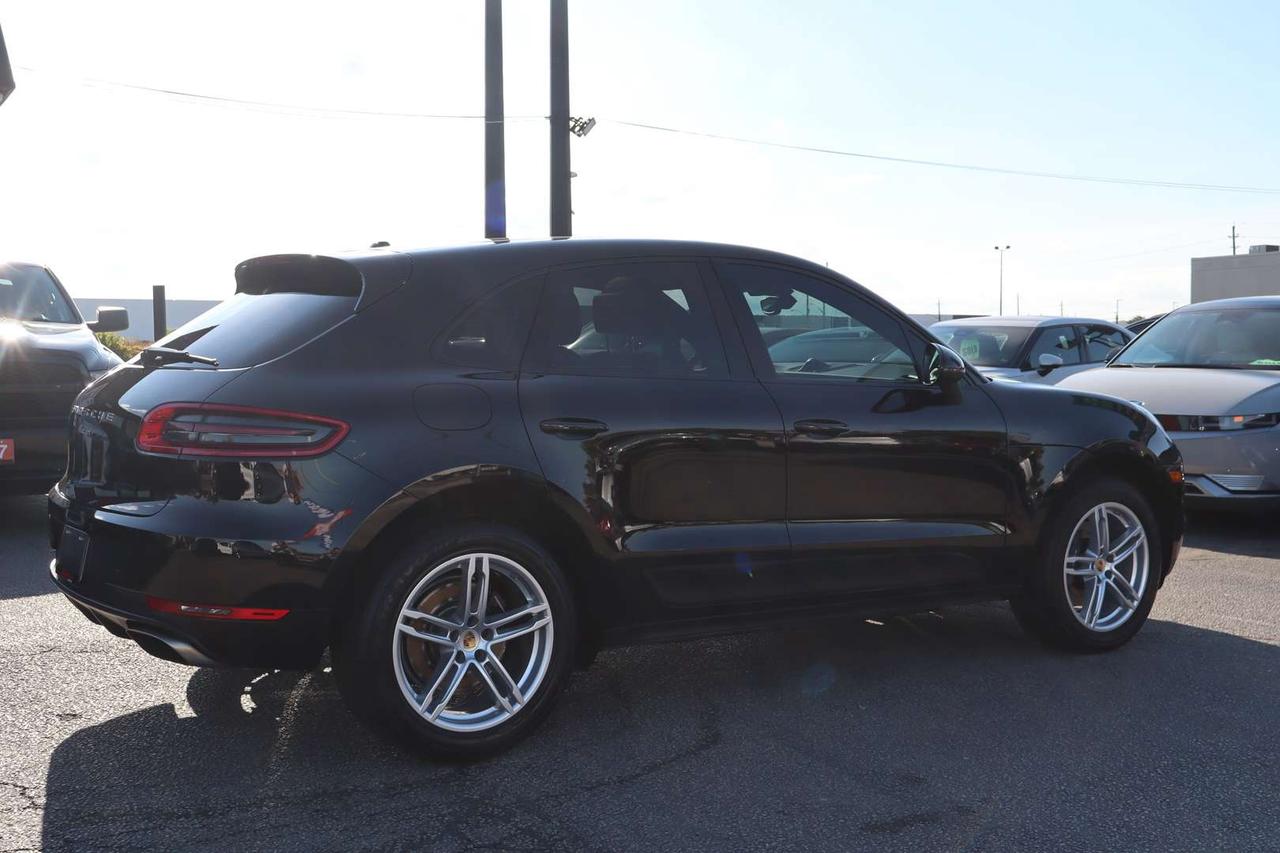 2018 Porsche Macan AWD   No Accident   Clean Carfax   Bose Photo