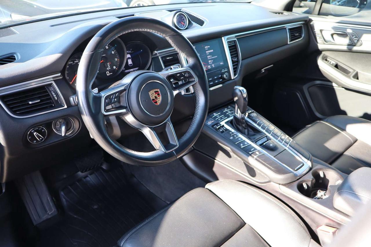 2018 Porsche Macan AWD   No Accident   Clean Carfax   Bose Photo