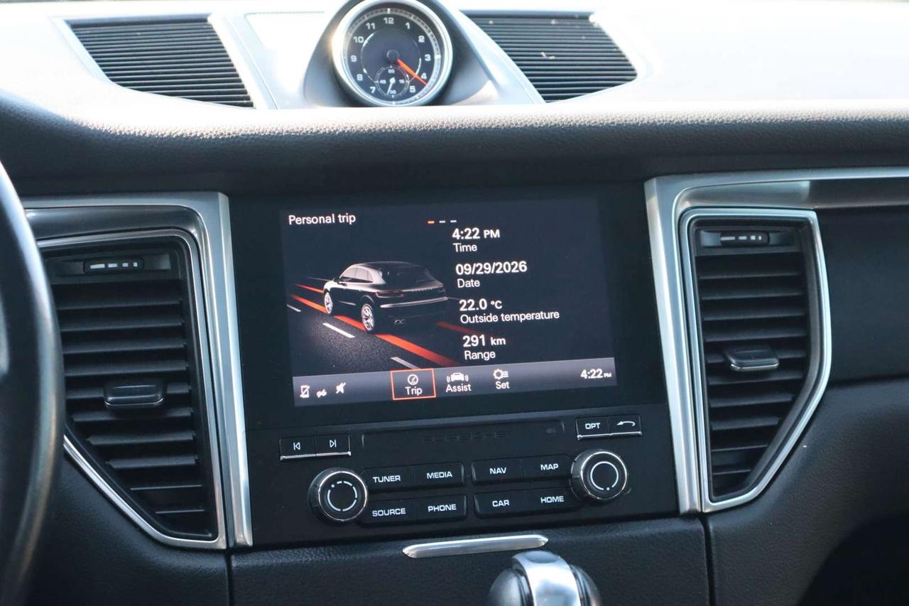 2018 Porsche Macan AWD   No Accident   Clean Carfax   Bose Photo