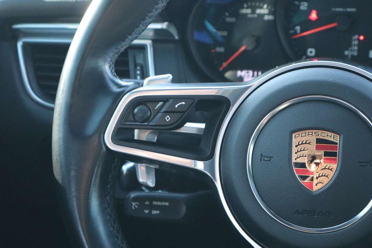 2018 Porsche Macan AWD   No Accident   Clean Carfax   Bose Photo