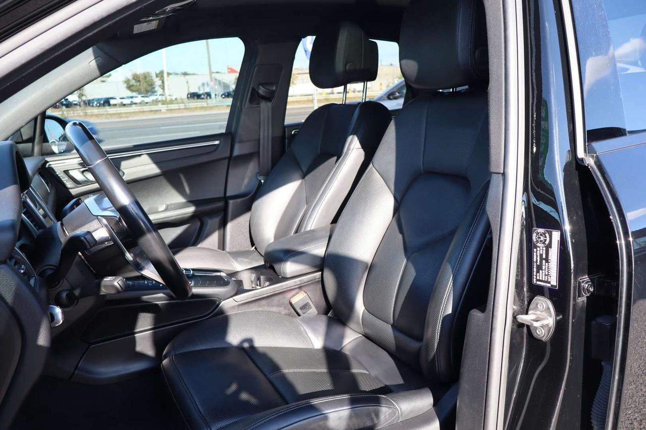 2018 Porsche Macan AWD   No Accident   Clean Carfax   Bose Photo
