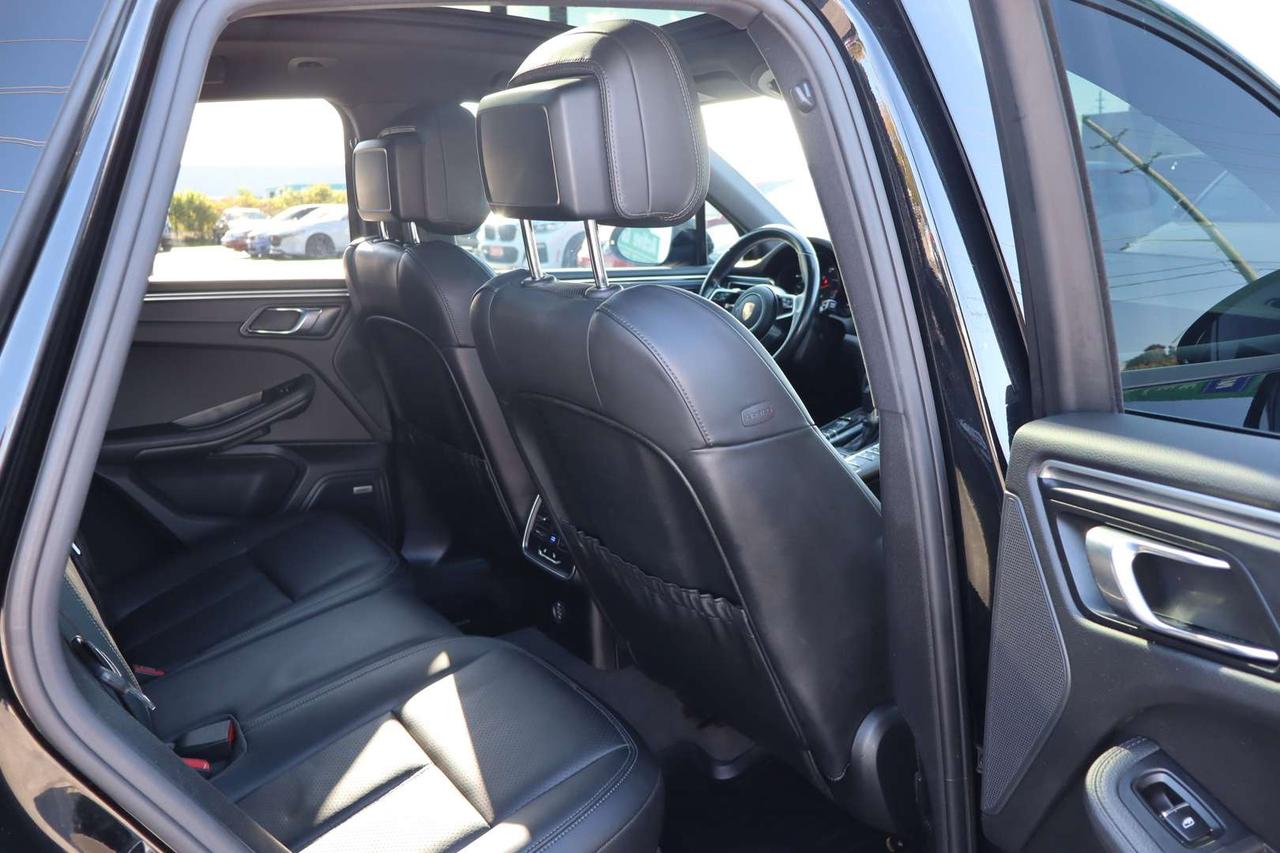2018 Porsche Macan AWD   No Accident   Clean Carfax   Bose Photo