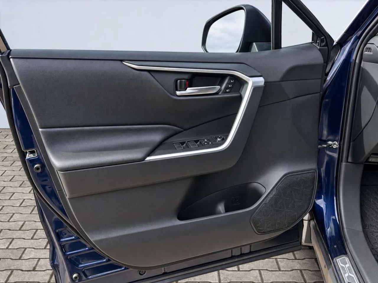 2019 Toyota RAV4 XLE AWD / 2.5L / LEATHER/ SUNROOF / HEATED SEATS / BACKUP CAMERA Photo