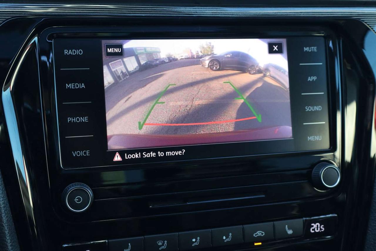 2020 Volkswagen Passat Highline   Clean CarFax   Adaptive Cruise Control   No Accidents Photo