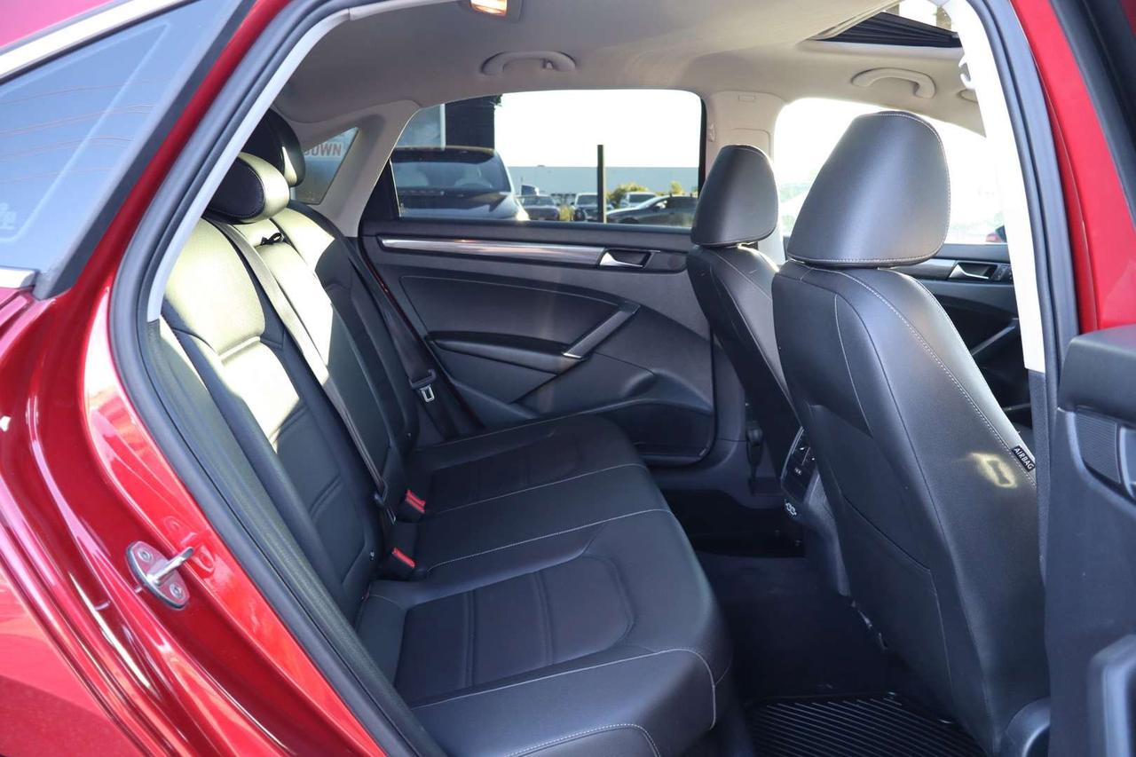 2020 Volkswagen Passat Highline   Clean CarFax   Adaptive Cruise Control   No Accidents Photo