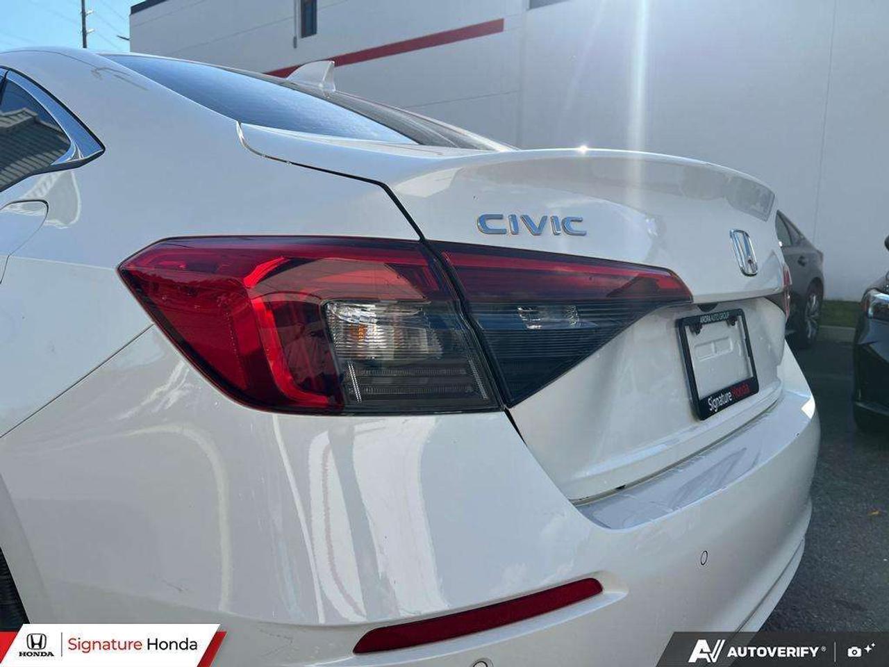 2022 Honda Civic Touring Photo