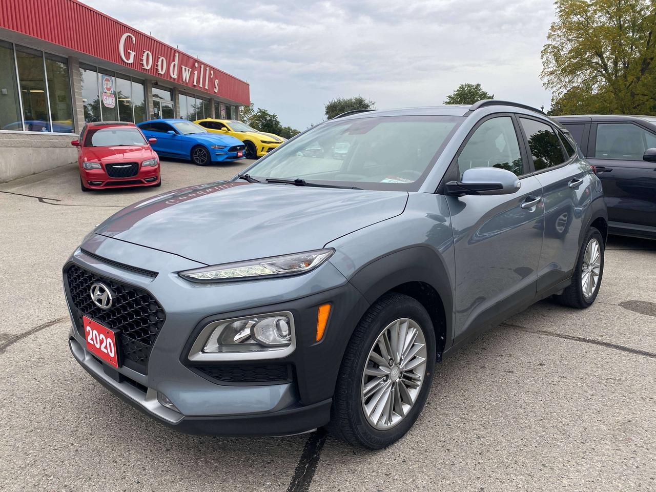 2020 Hyundai KONA LUXURY, SUNROOF, HEATED LEATHER, CLEAN CARFAX! Photo