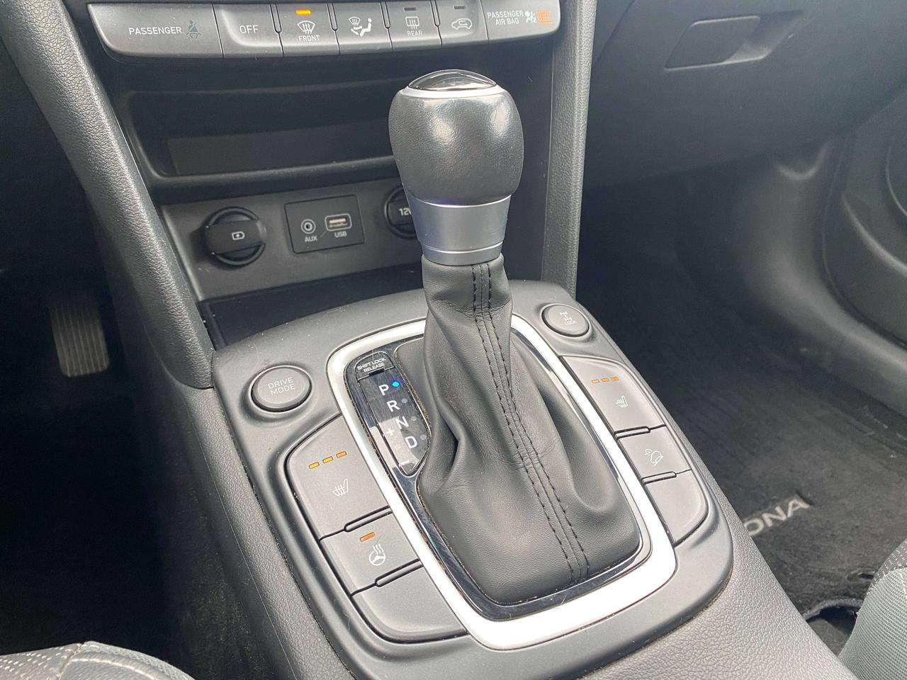 2020 Hyundai KONA LUXURY, SUNROOF, HEATED LEATHER, CLEAN CARFAX! Photo