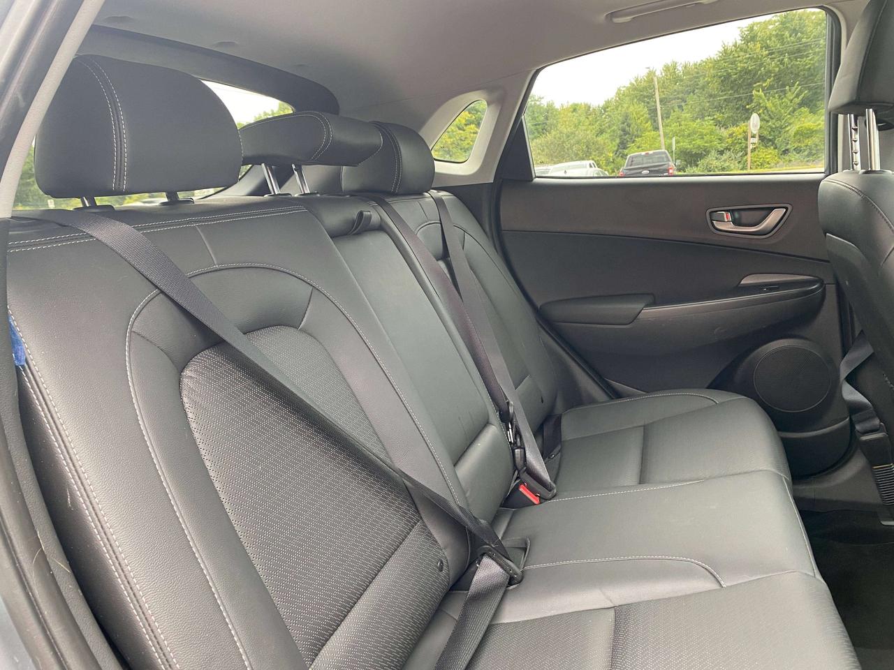 2020 Hyundai KONA LUXURY, SUNROOF, HEATED LEATHER, CLEAN CARFAX! Photo