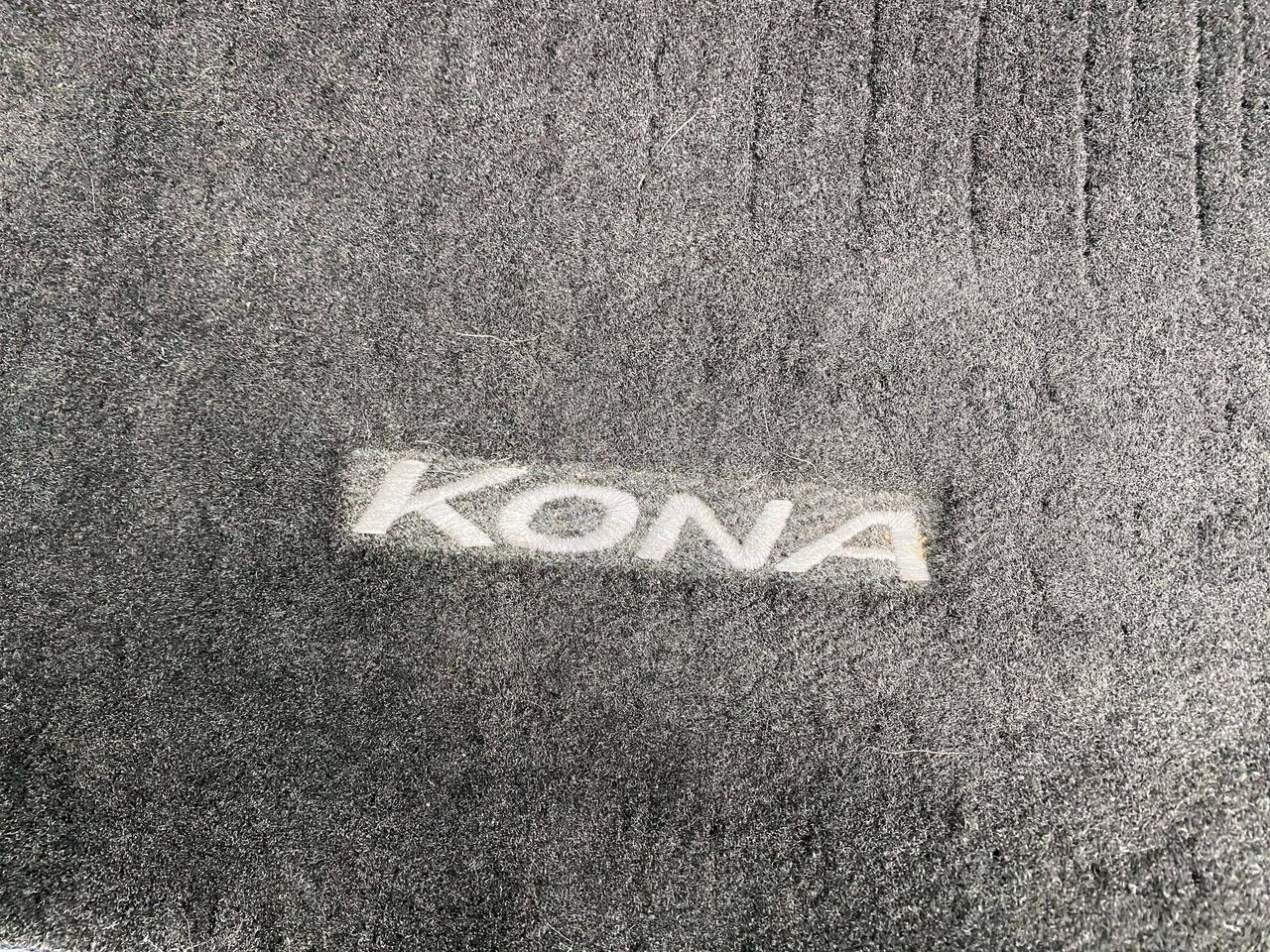 2020 Hyundai KONA LUXURY, SUNROOF, HEATED LEATHER, CLEAN CARFAX! Photo