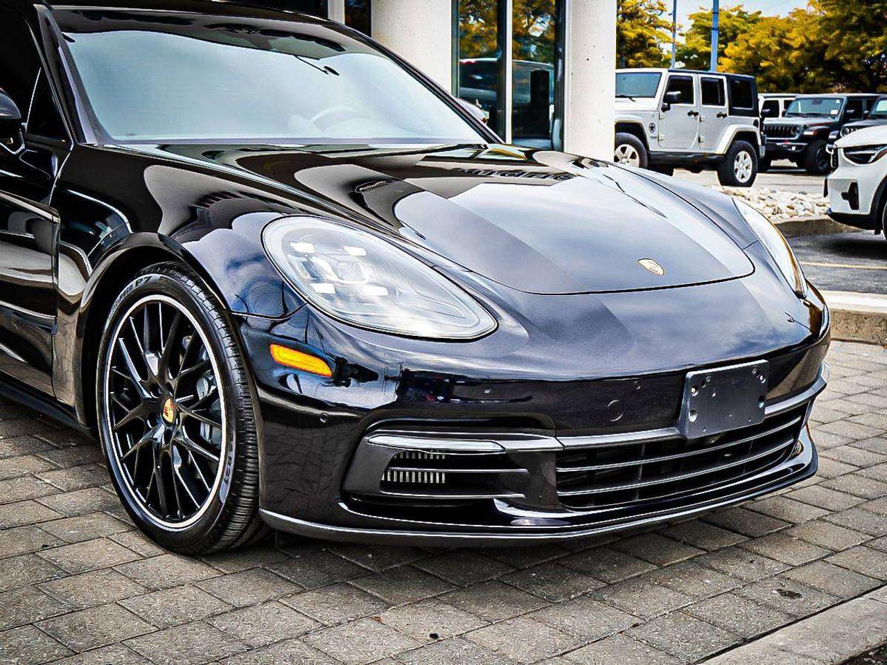 2020 Porsche Panamera  Photo2