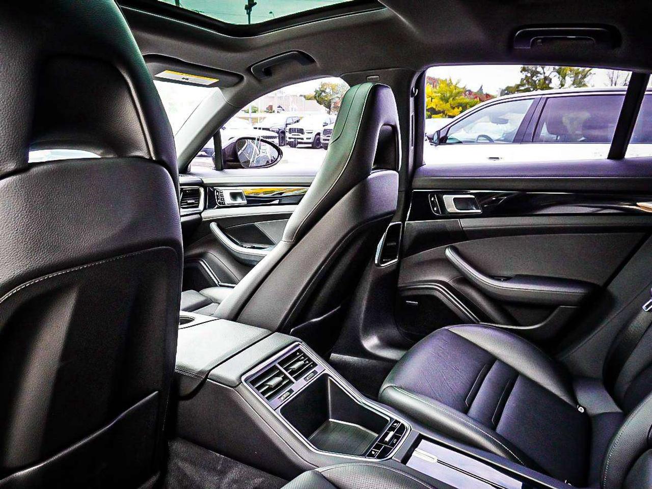 2020 Porsche Panamera  Photo