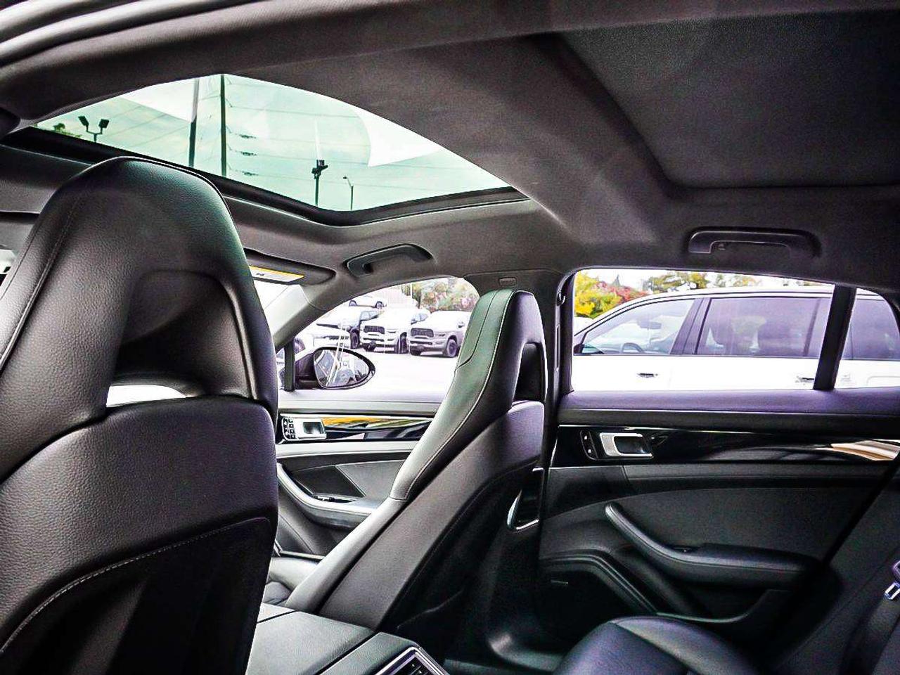 2020 Porsche Panamera  Photo