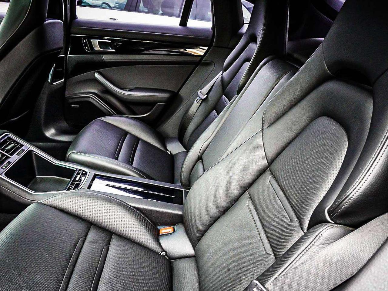 2020 Porsche Panamera  Photo