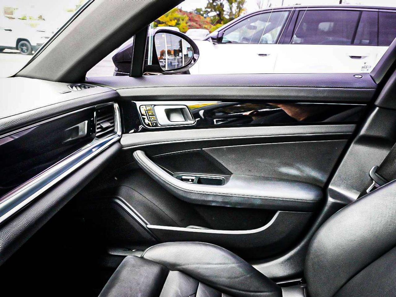2020 Porsche Panamera  Photo