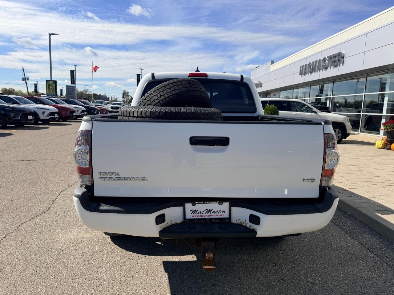2015 Toyota Tacoma 4WD Double Cab V6 Man Photo