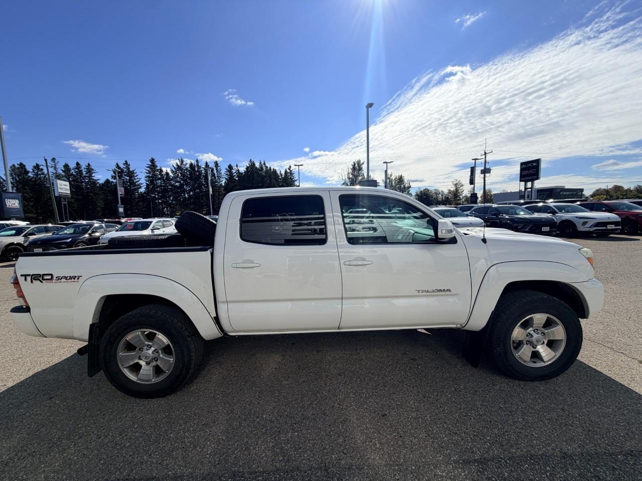2015 Toyota Tacoma 4WD Double Cab V6 Man Photo