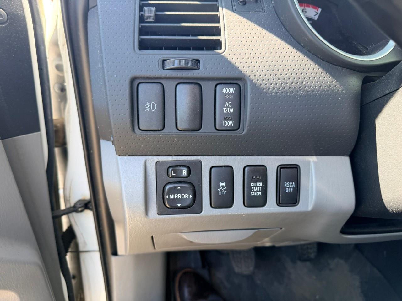 2015 Toyota Tacoma 4WD Double Cab V6 Man Photo