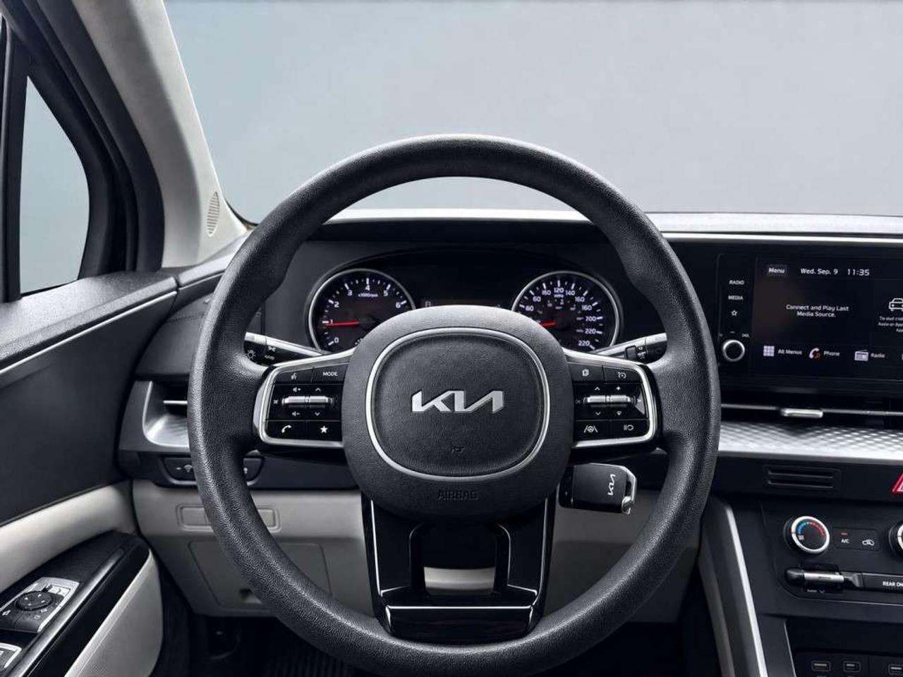2022 Kia Carnival LX / 8-Passenger / Power Sliding Doors / Blind Spot / Lane Keep / Backup Camera Photo