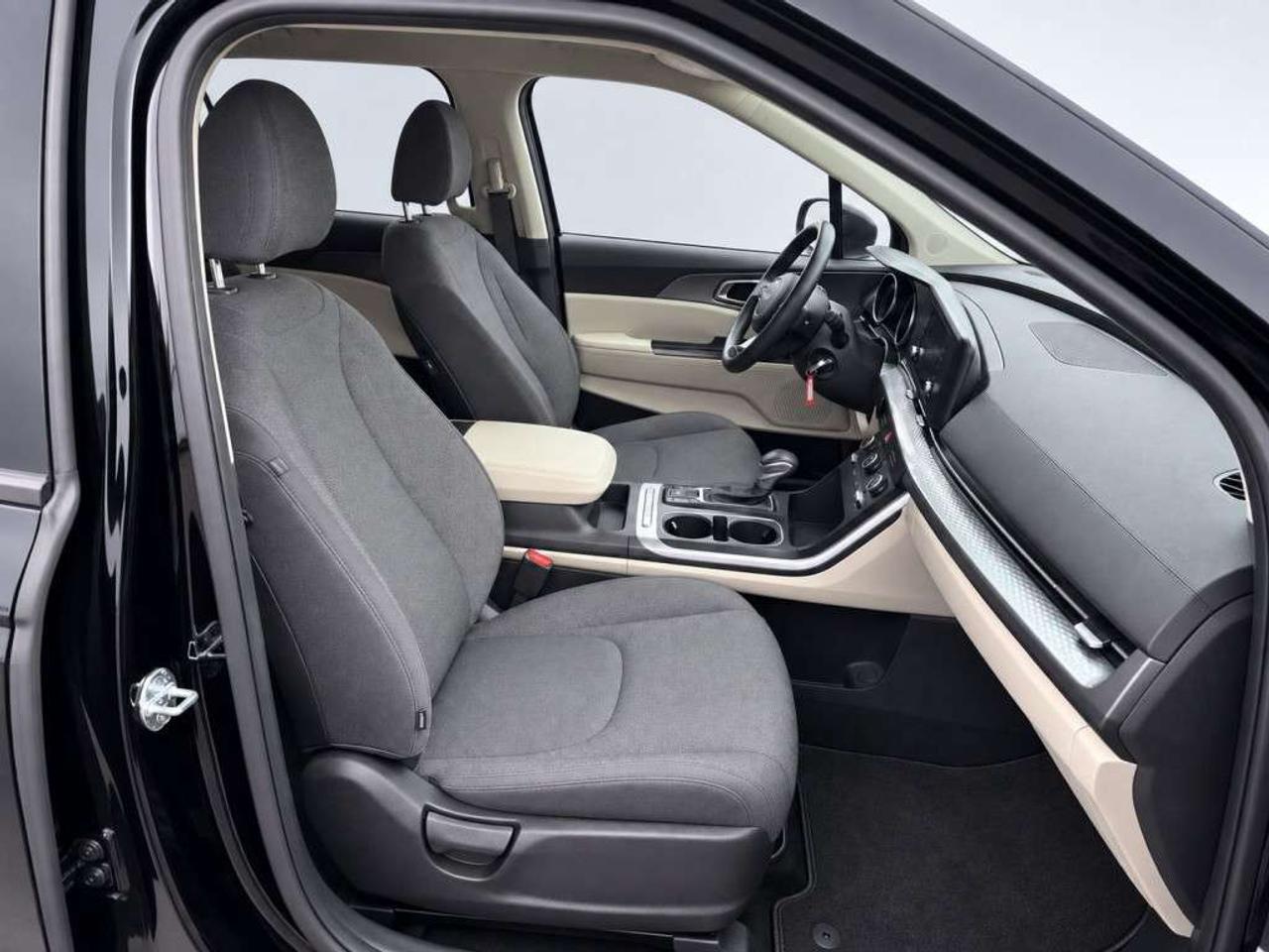 2022 Kia Carnival LX / 8-Passenger / Power Sliding Doors / Blind Spot / Lane Keep / Backup Camera Photo