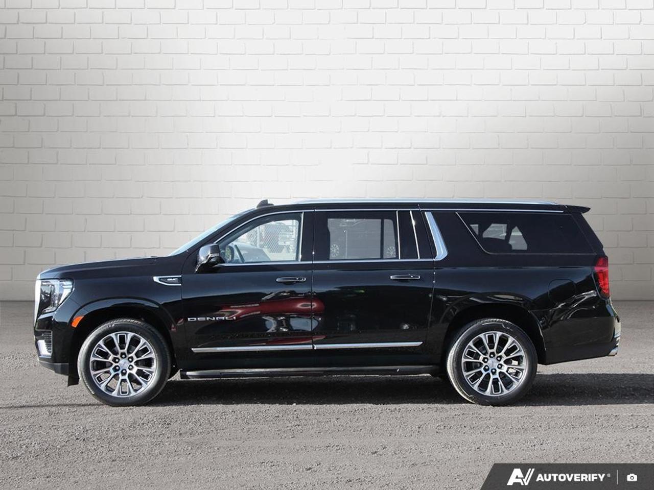 2023 GMC Yukon XL 4WD 4DR DENALI Photo1