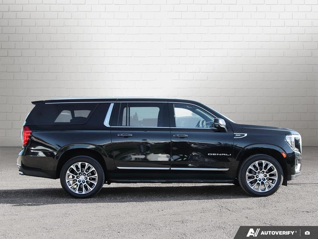 2023 GMC Yukon XL 4WD 4DR DENALI Photo