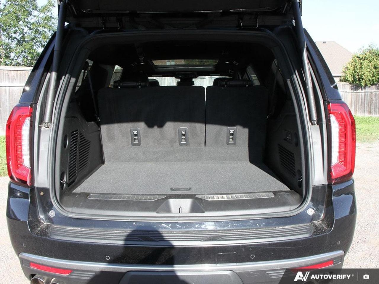 2023 GMC Yukon XL 4WD 4DR DENALI Photo
