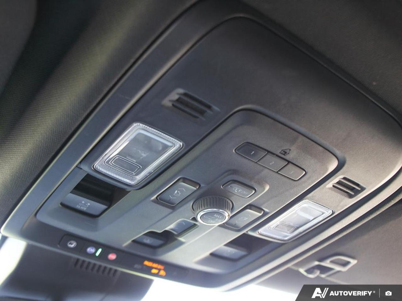 2023 GMC Yukon XL 4WD 4DR DENALI Photo