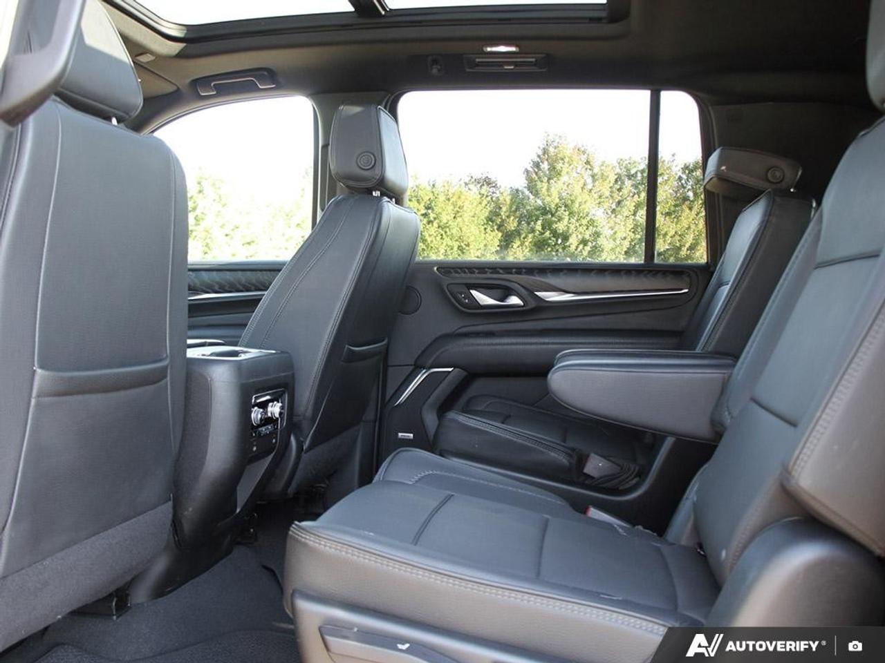 2023 GMC Yukon XL 4WD 4DR DENALI Photo