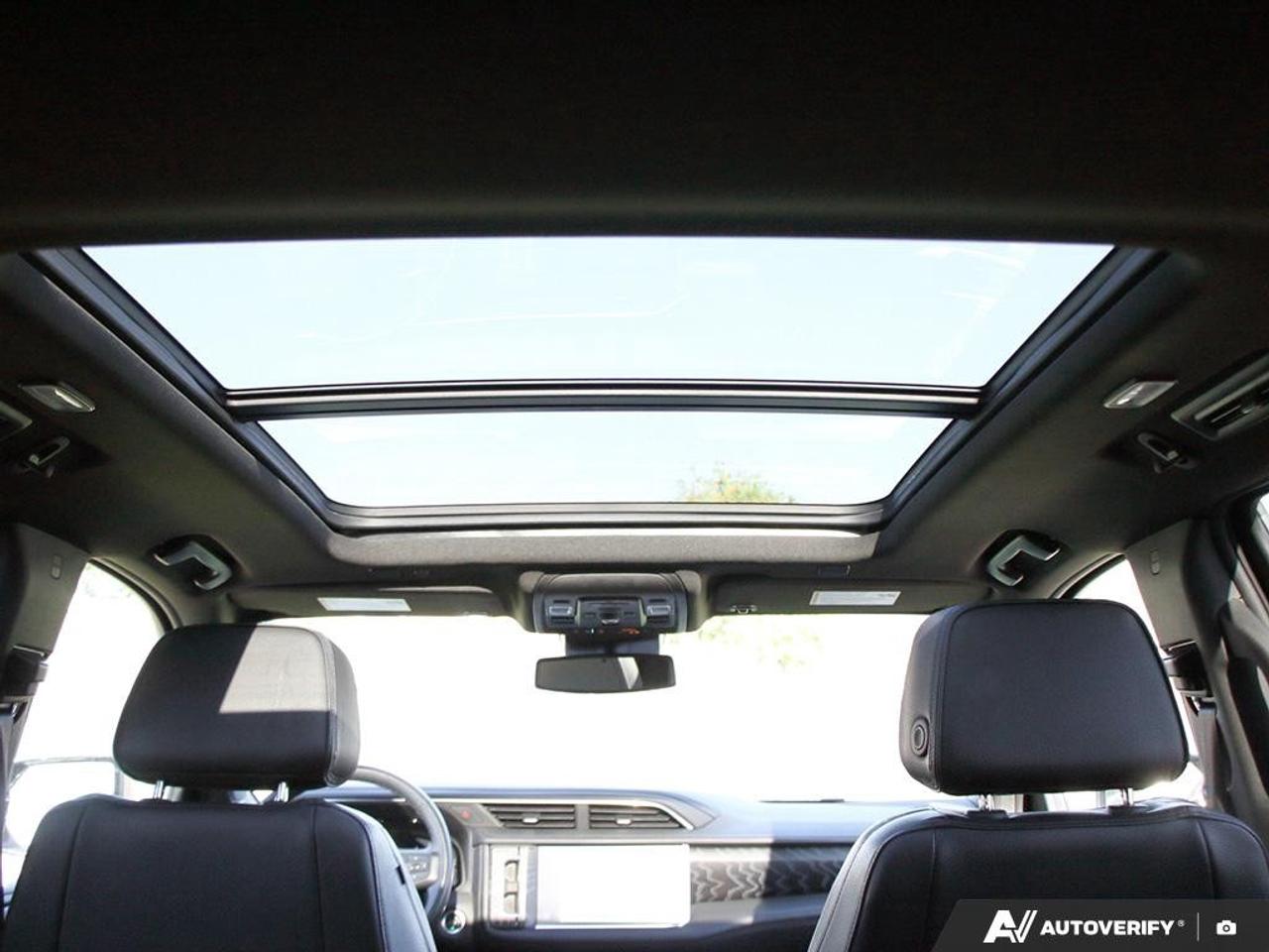 2023 GMC Yukon XL 4WD 4DR DENALI Photo