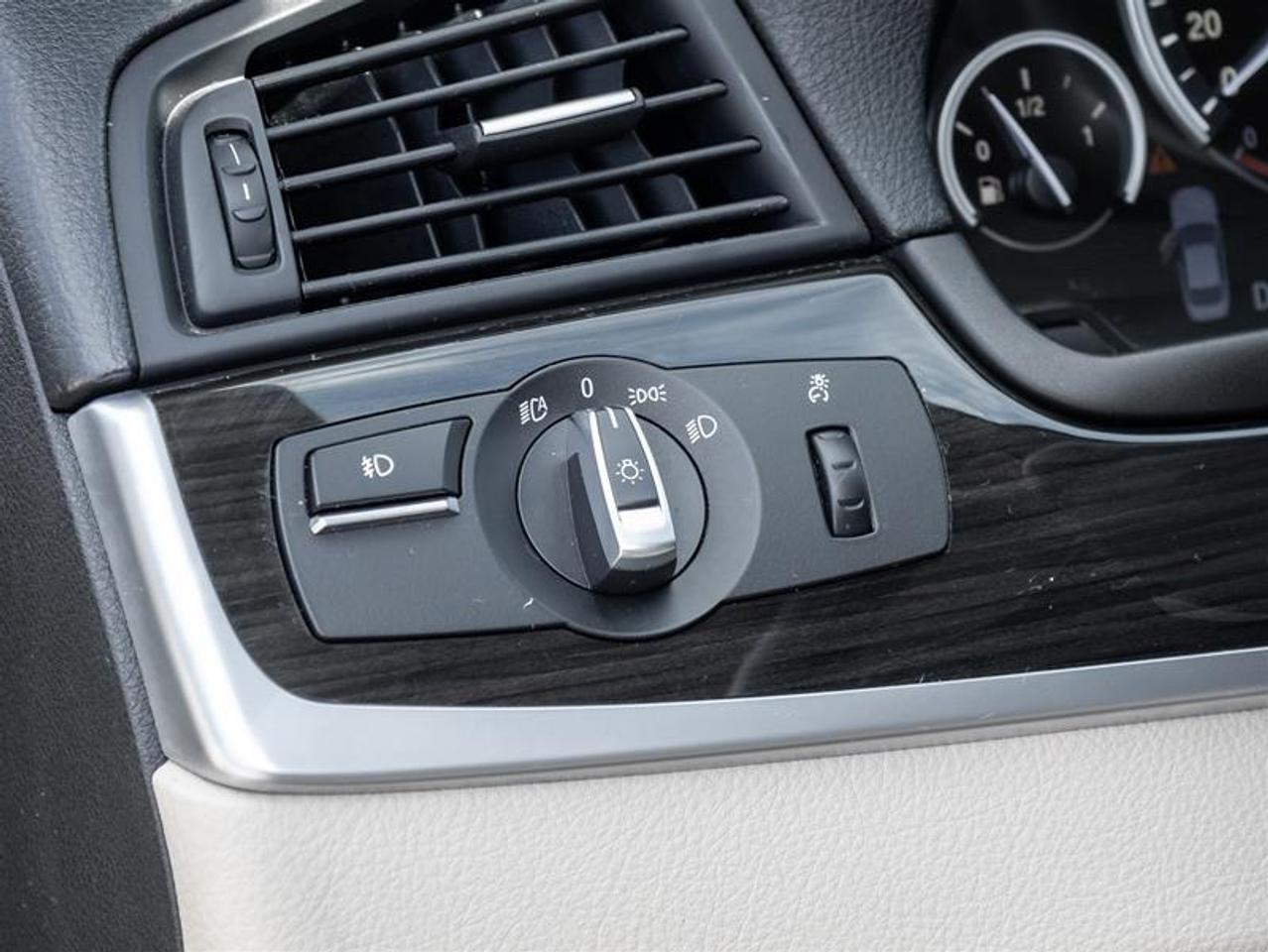 2013 BMW 528 i xDrive 4dr All-wheel Drive Sedan Photo