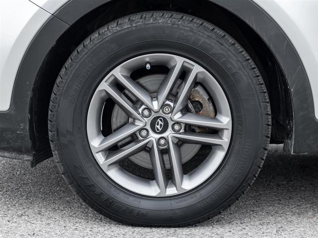 2017 Hyundai Santa Fe Sport 2.4 Luxury (A6) 4dr All-Wheel Drive Photo4