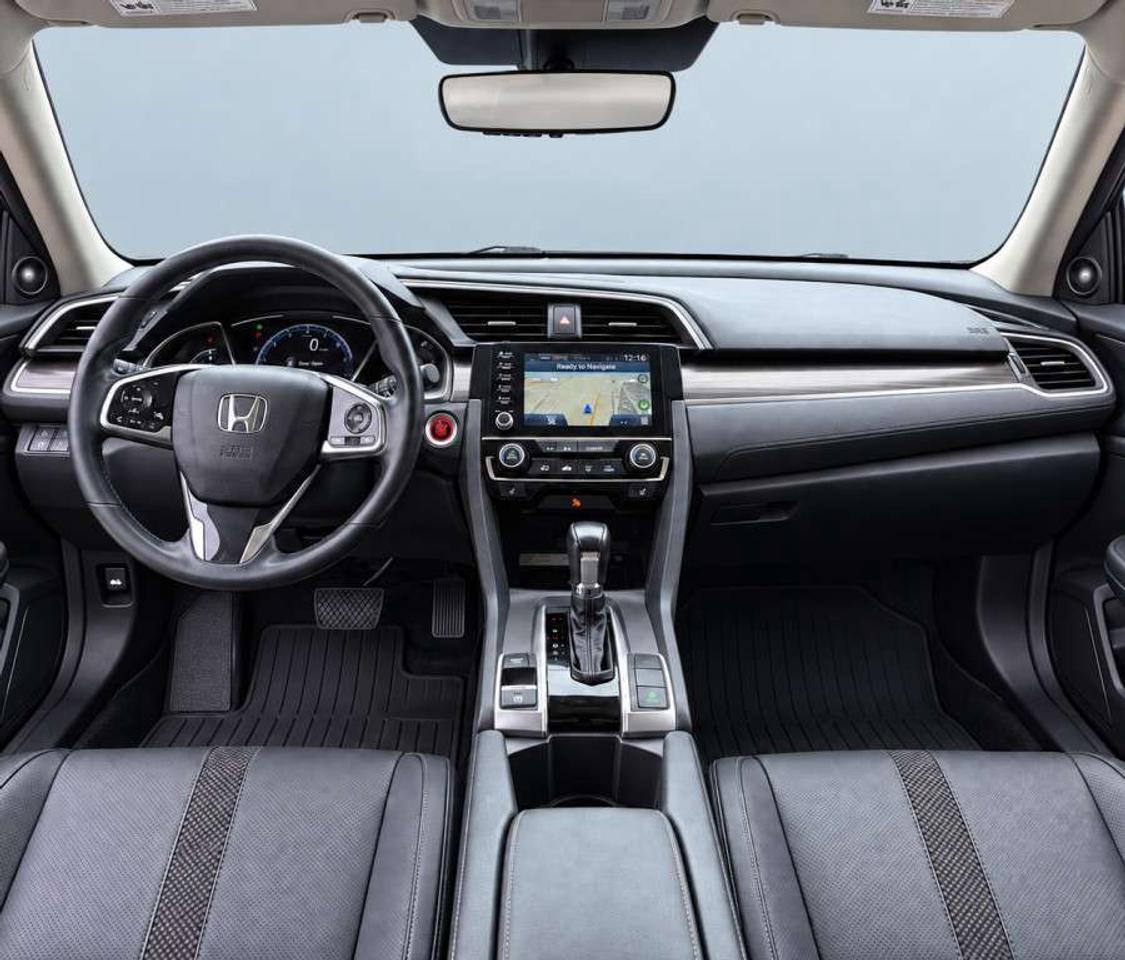 2020 Honda Civic Touring   Leather   Sunroof   NAV   Heated Seats Front & Back   Fully Loaded Photo