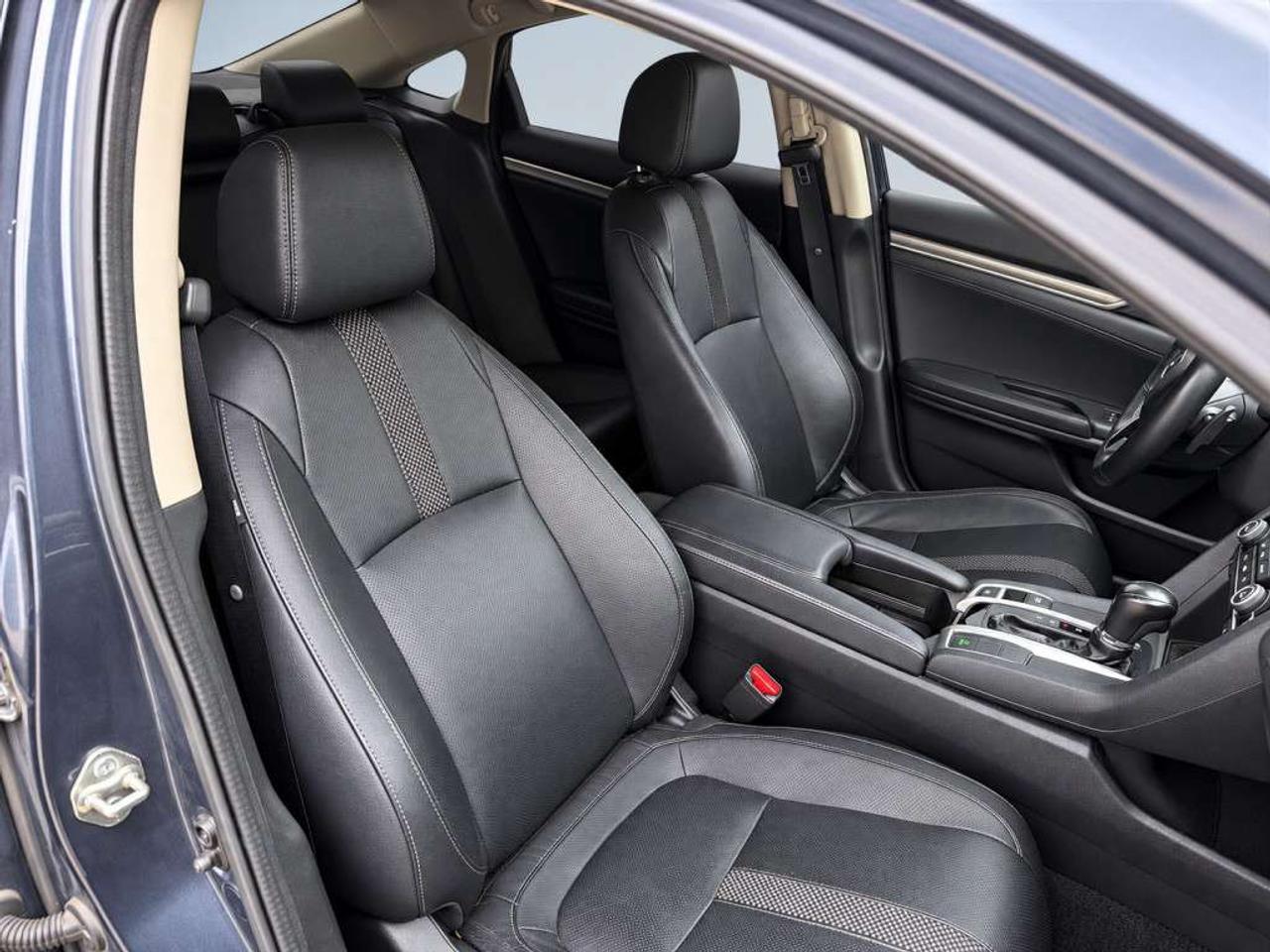 2020 Honda Civic Touring   Leather   Sunroof   NAV   Heated Seats Front & Back   Fully Loaded Photo