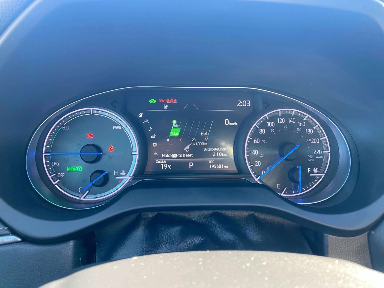 2022 Toyota Venza XLE, HYBRID, BACK UP CAM, HEATED LEATHER! Photo
