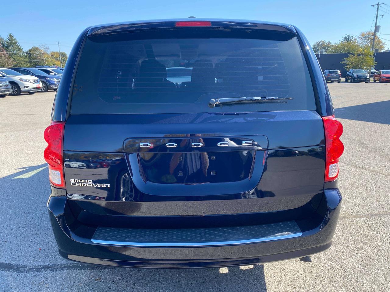 2016 Dodge Grand Caravan CANADIAN VALUE PKG, CLEAN CARFAX, BLUETOOTH! Photo