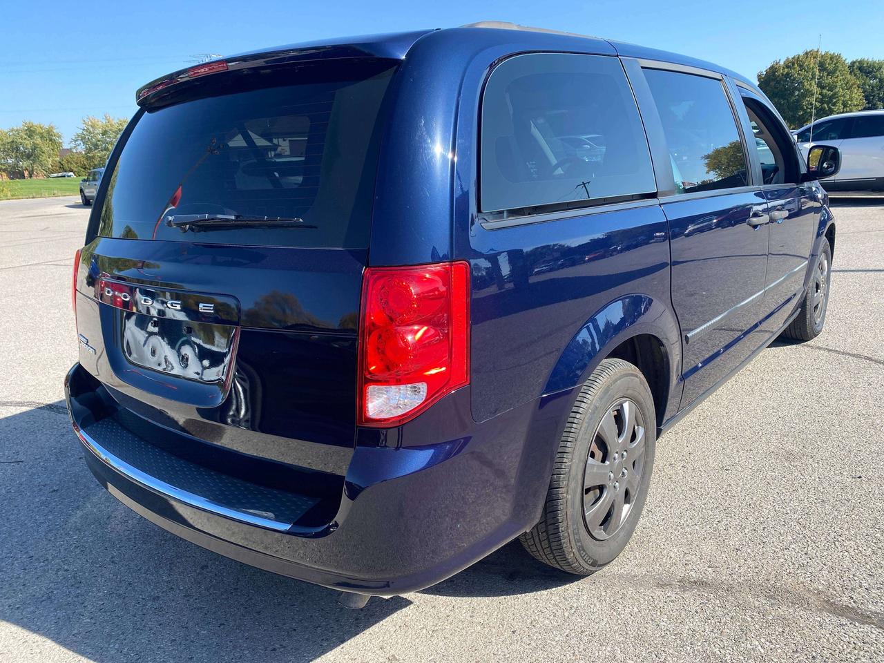 2016 Dodge Grand Caravan CANADIAN VALUE PKG, CLEAN CARFAX, BLUETOOTH! Photo