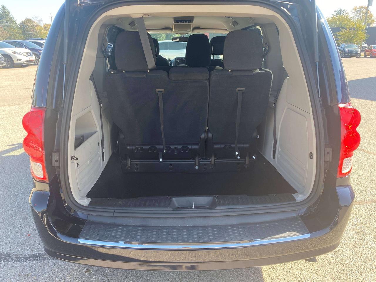 2016 Dodge Grand Caravan CANADIAN VALUE PKG, CLEAN CARFAX, BLUETOOTH! Photo