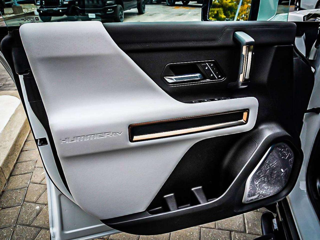 2024 GMC HUMMER EV Pickup  Photo