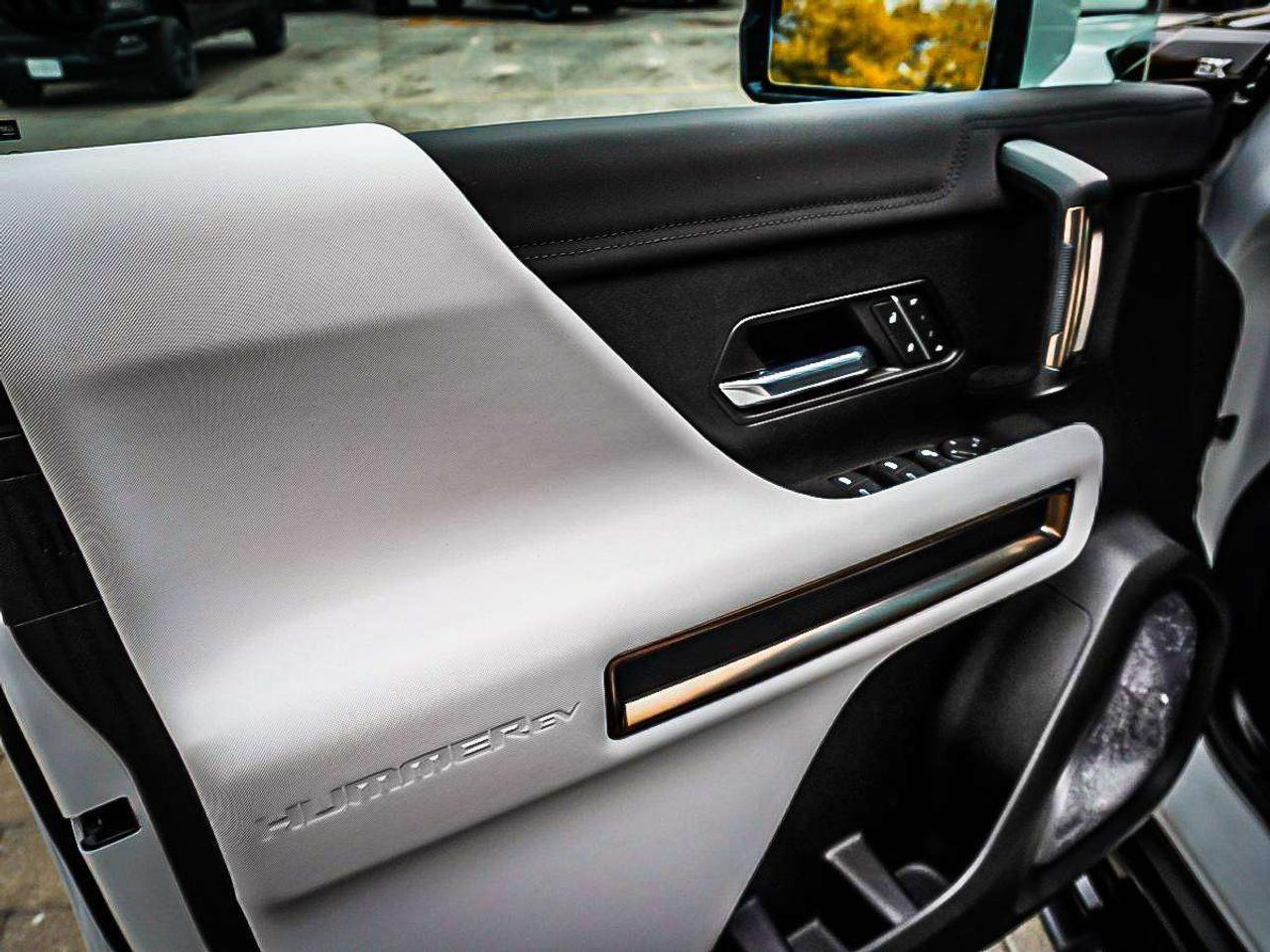 2024 GMC HUMMER EV Pickup  Photo